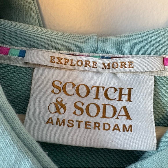 Scotch and soda Relaxed Fit Raglan Cropped Hoodie - Picture 4 of 14